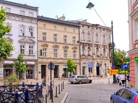 Przebudowa i rozbudowa wraz ze zmianą sposobu użytkowania I i II piętra na cele hotelowe w budynku mieszkalno-hotelowo-usługowym, ul. Zwierzyniecka 32, Kraków
